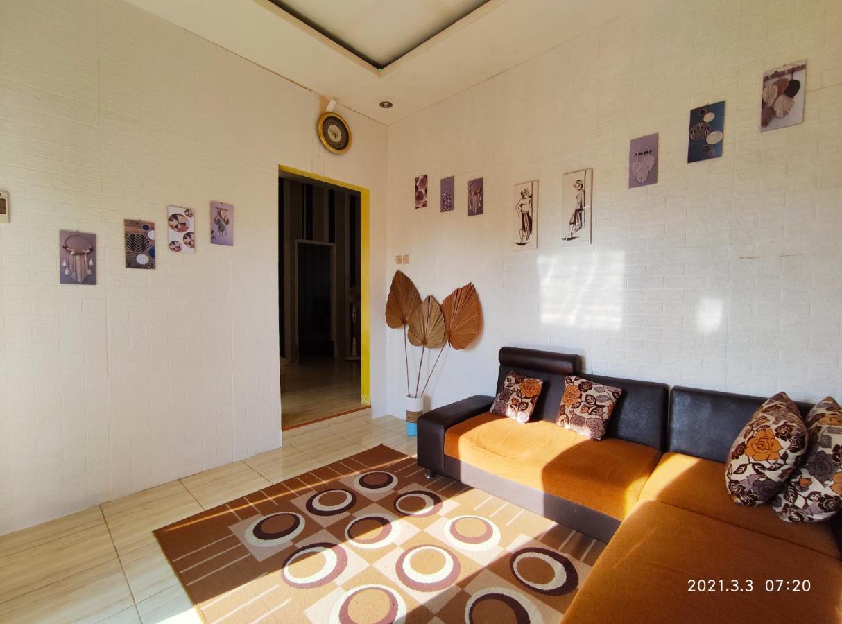 Puncak Pinus And Pool Villa Batu  Kültér fotó