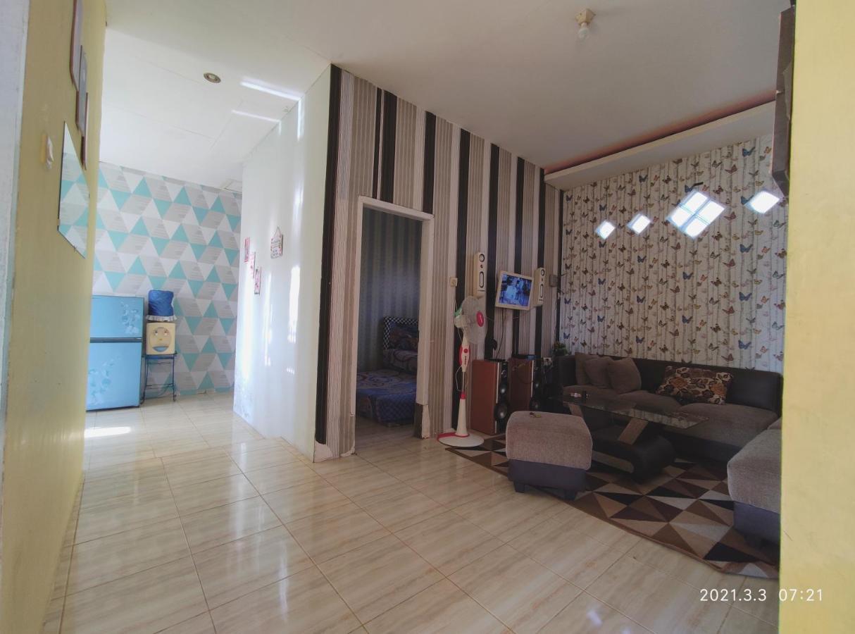 Puncak Pinus And Pool Villa Batu  Kültér fotó