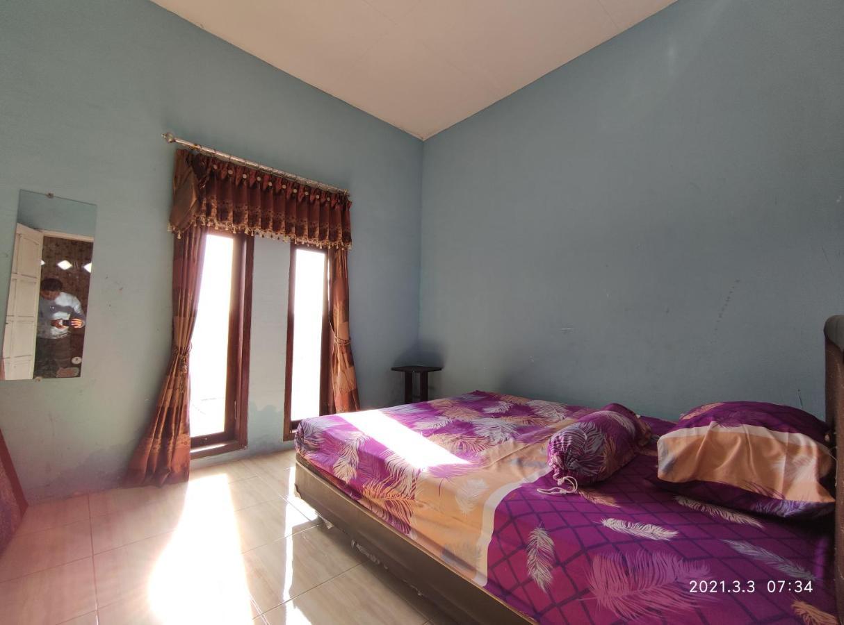 Puncak Pinus And Pool Villa Batu  Kültér fotó