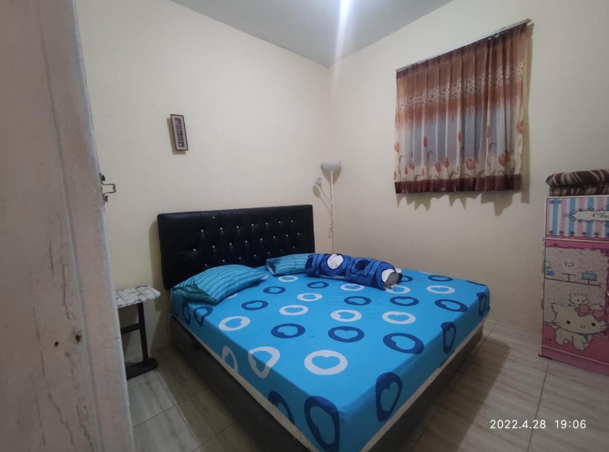 Puncak Pinus And Pool Villa Batu  Kültér fotó