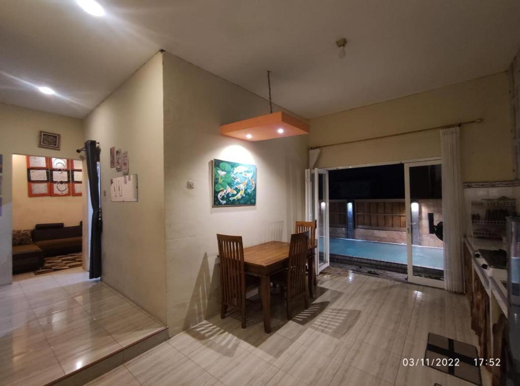 Puncak Pinus And Pool Villa Batu  Kültér fotó